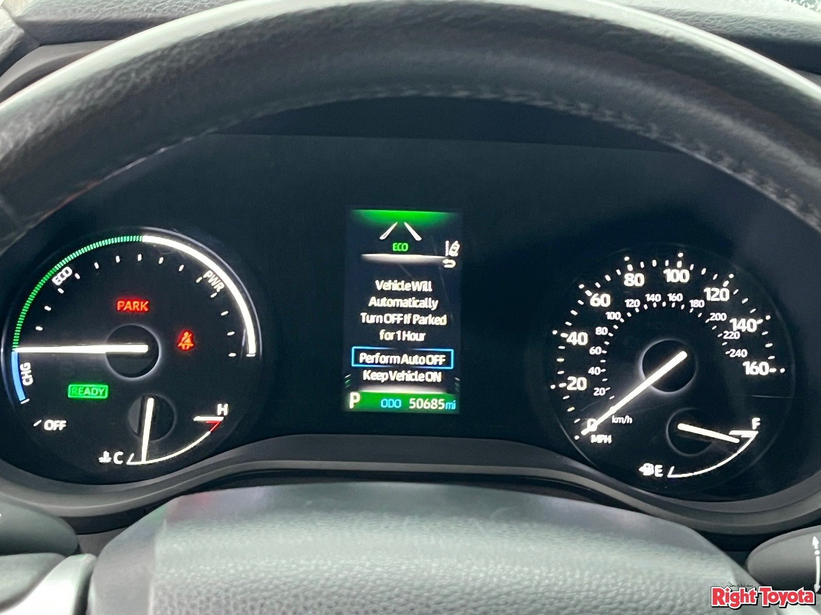 Certified 2024 Toyota Sienna XLE FWD image 25
