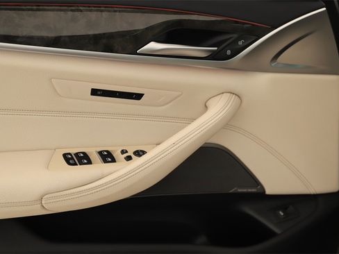 Used 2022 BMW 540i w/ M Sport Package image 23