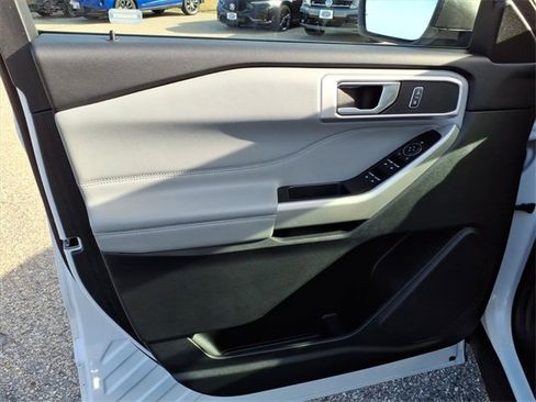 Used 2021 Ford Explorer XLT w/ Equipment Group 202A image 15