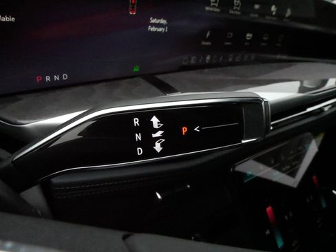 New 2025 Cadillac Escalade IQ Luxury 2 w/ LPO, Radiant Package image 21