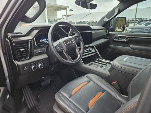 Used 2024 GMC Sierra 2500 AT4 w/ AT4 Premium Plus Package image 5