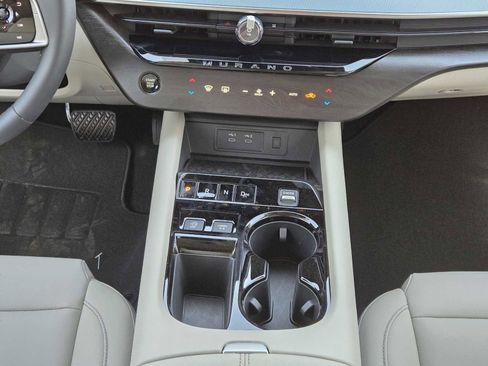 Used 2025 Nissan Murano SL image 17