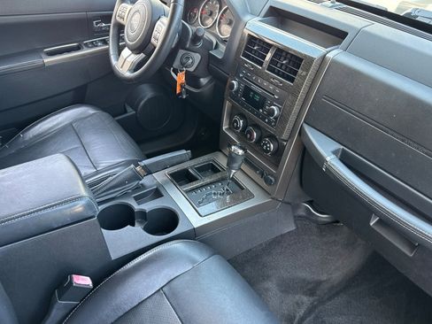 Used 2012 Jeep Liberty Limited Jet RWD image 30