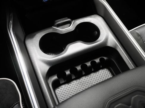 New 2026 RAM 1500 Laramie AWD/4WD image 23