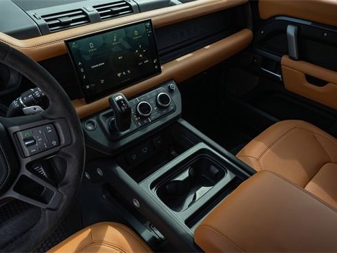 Used 2024 Land Rover Defender 90 Carpathian Edition image 40