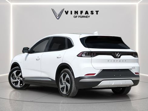 New 2025 VinFast VF 8 Eco AWD/4WD image 2