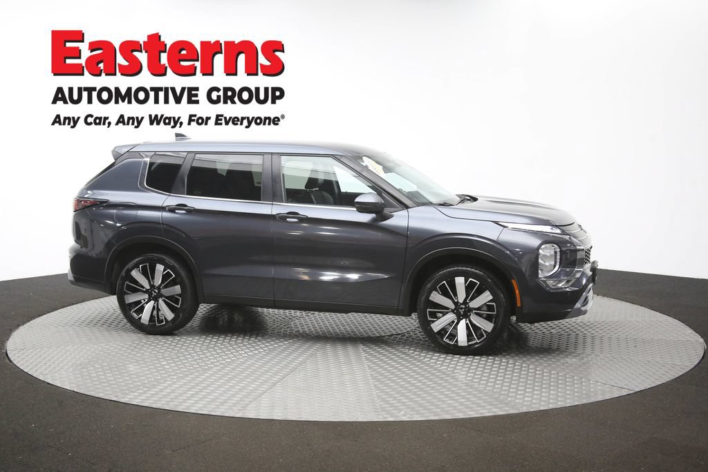 Used 2025 Mitsubishi Outlander SE AWD/4WD image 48
