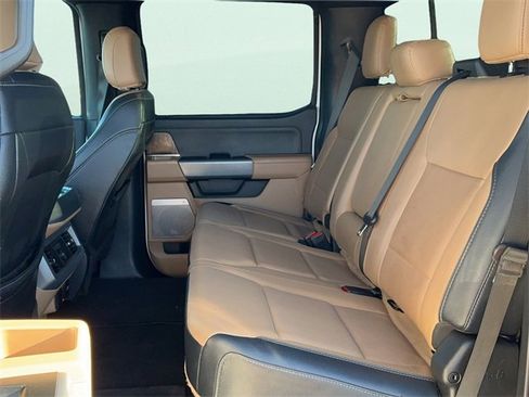 Used 2023 Ford F250 Lariat w/ Chrome Package image 17