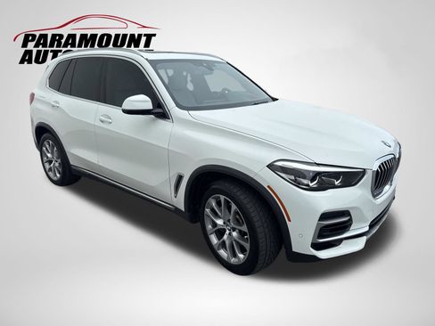 Used 2023 BMW X5 xDrive40i w/ Premium Package AWD/4WD image 3