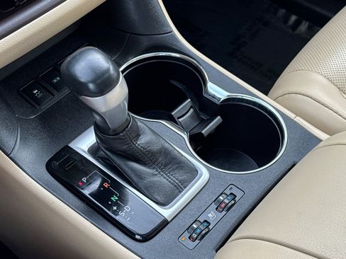 Used 2018 Toyota Highlander Limited image 23