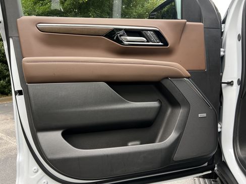 New 2026 Chevrolet Tahoe High Country AWD/4WD image 15