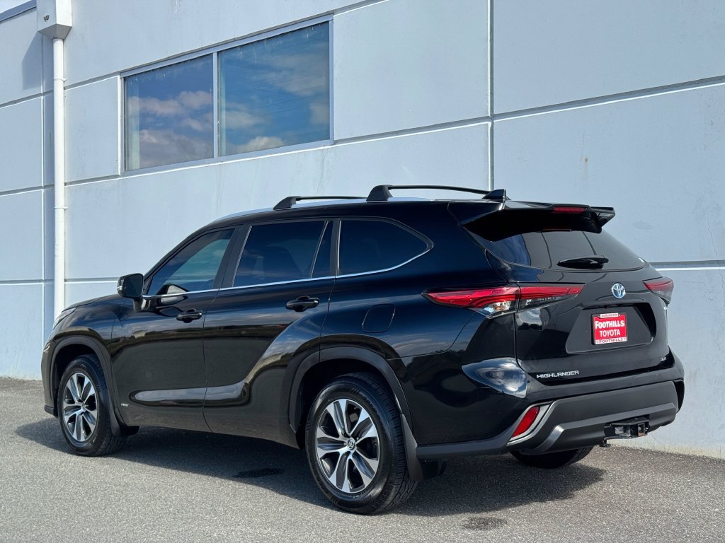 Used 2023 Toyota Highlander XLE AWD/4WD image 5