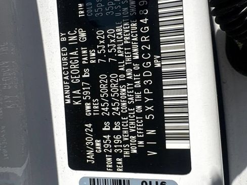 Certified 2024 Kia Telluride EX w/ EX Captain's Chair Package AWD/4WD image 17