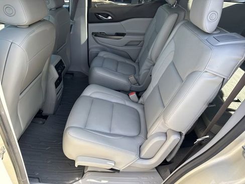 Used 2017 GMC Acadia SLT w/ LPO, Protection Package AWD/4WD image 21