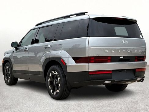 Used 2025 Hyundai Santa Fe SEL FWD image 4