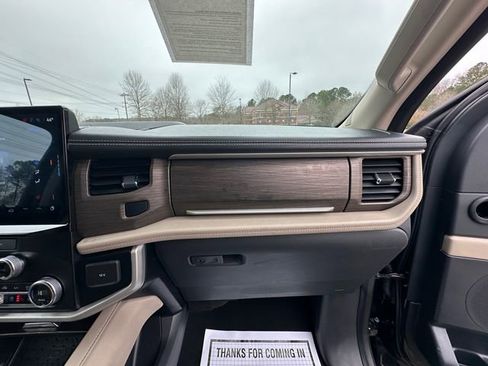 Used 2024 Ford Expedition Limited RWD image 16