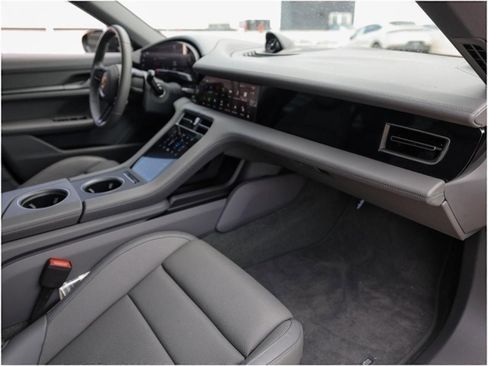 New 2025 Porsche Taycan image 27