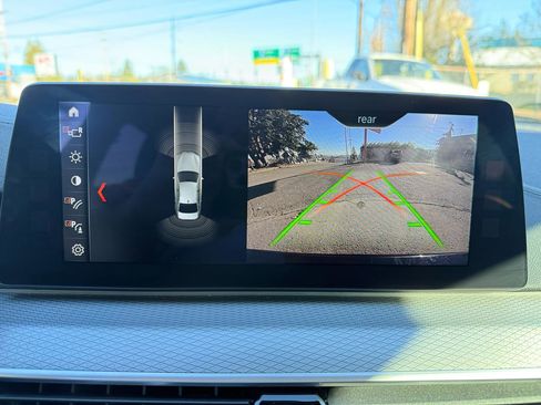 Used 2018 BMW M550i xDrive image 28