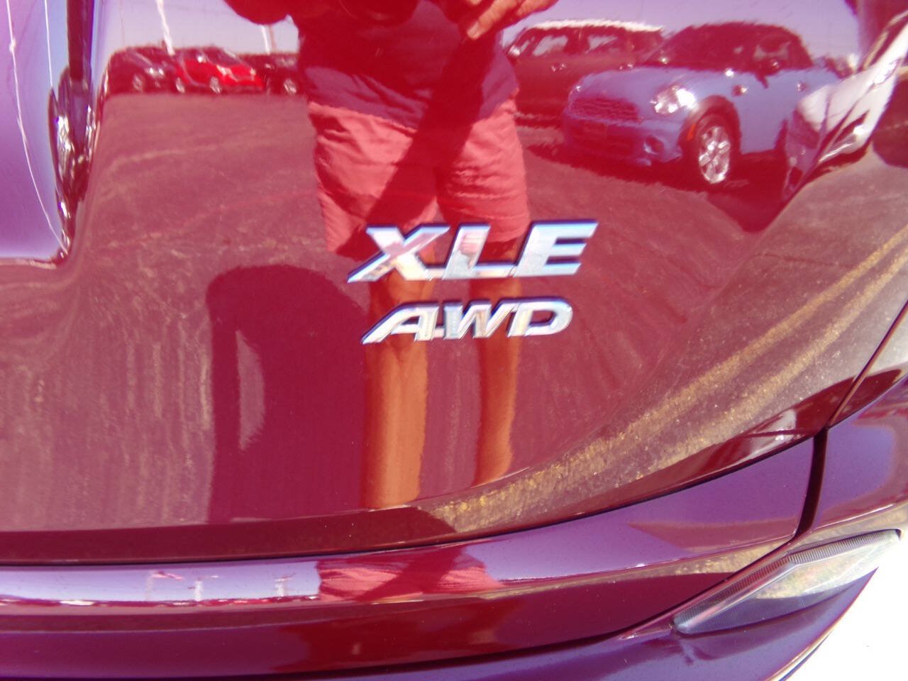Used 2018 Toyota RAV4 XLE w/ Plus Extra Value Package AWD/4WD image 41