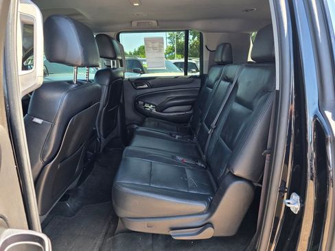 Used 2015 Chevrolet Suburban LS RWD image 11