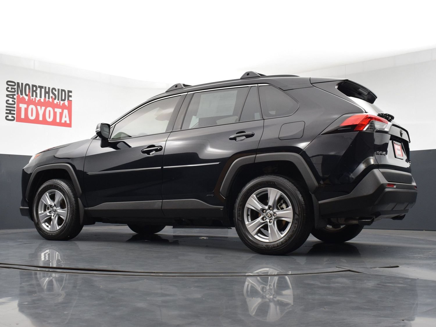 Used 2025 Toyota RAV4 XLE w/ Convenience Package AWD/4WD image 28