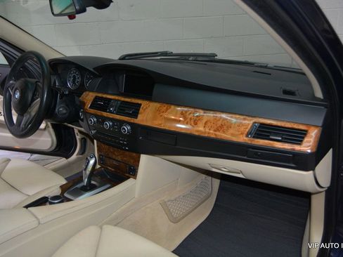 Used 2008 BMW 535xi Wagon image 12