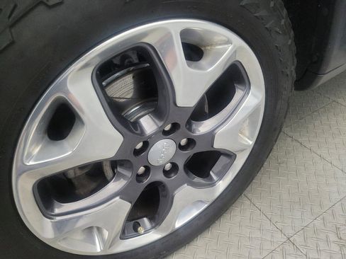 Used 2018 Jeep Compass Limited image 31