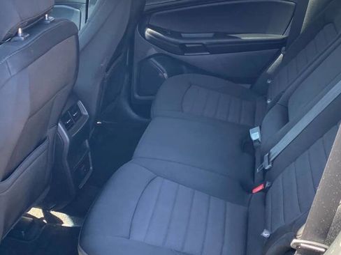 Used 2020 Ford Edge SE FWD image 21