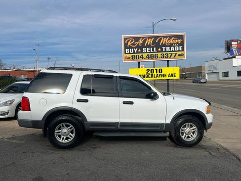 Used 2003 Ford Explorer XLT image 2