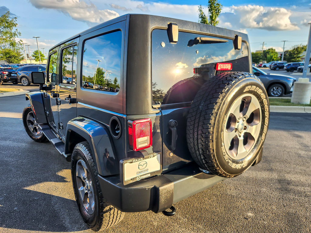 Used 2018 Jeep Wrangler Unlimited Sahara AWD/4WD image 6