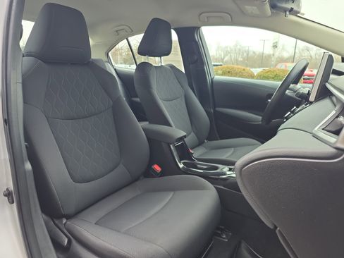 Used 2021 Toyota Corolla LE image 26