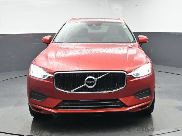 Used 2019 Volvo XC60 T5 Momentum w/ Multimedia Package FWD image 2