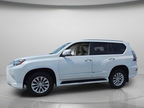 Used 2018 Lexus GX 460 Premium w/ Premium Package AWD/4WD image 3