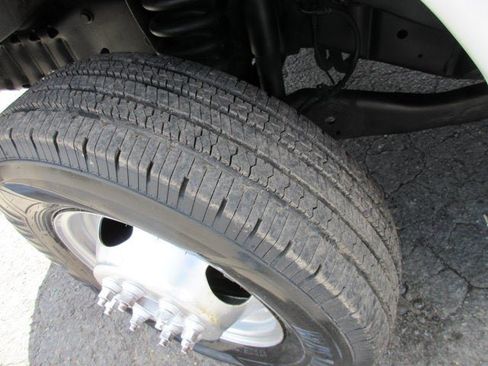 Used 2014 Ford E-350 and Econoline 350 Super Duty RWD image 13