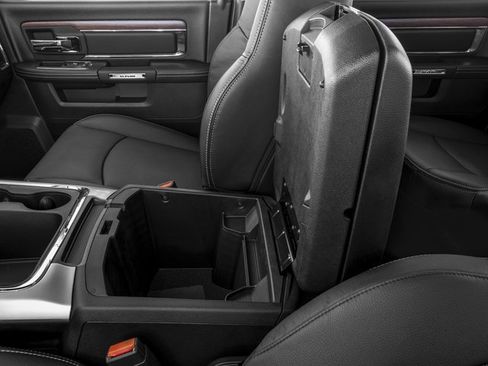 Used 2017 RAM 1500 Laramie AWD/4WD image 18