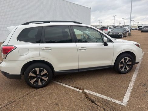 Used 2017 Subaru Forester 2.5i Limited image 10