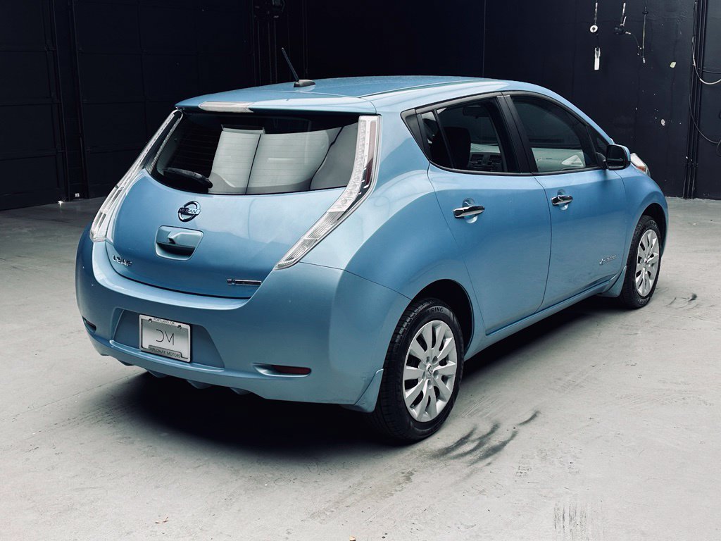 Used 2015 Nissan Leaf S FWD image 7
