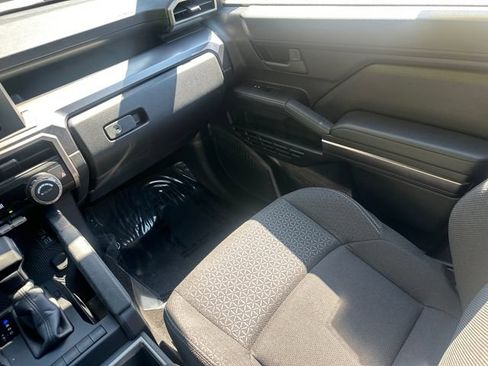 Certified 2025 Toyota 4Runner SR5 AWD/4WD image 25