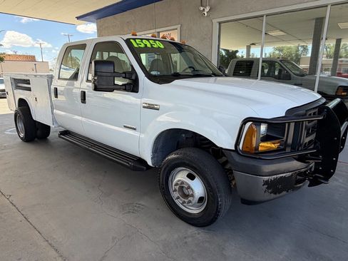 Used 2006 Ford F350 4x4 Crew Cab DRW Super Duty image 2