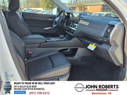 New 2026 Nissan Pathfinder SL w/ SL Premium Package AWD/4WD image 23