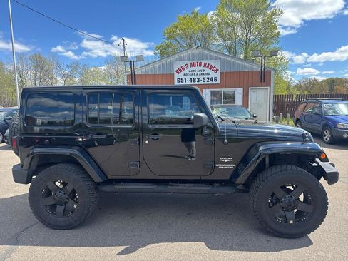 Used 2012 Jeep Wrangler Unlimited Sahara w/ Connectivity Group AWD/4WD image 4