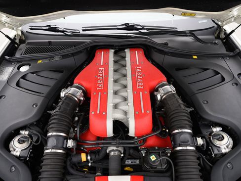 Used 2014 Ferrari FF image 21