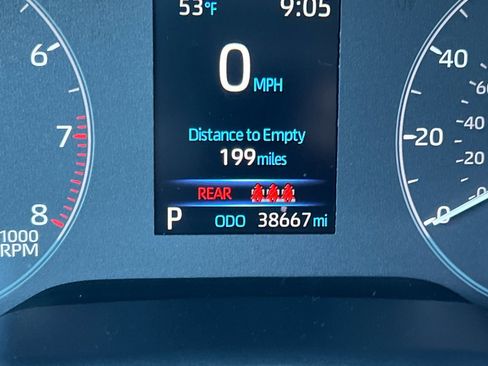 Used 2024 Toyota Corolla Cross L image 24