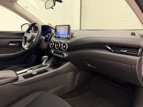 Used 2024 Nissan Sentra SV image 43