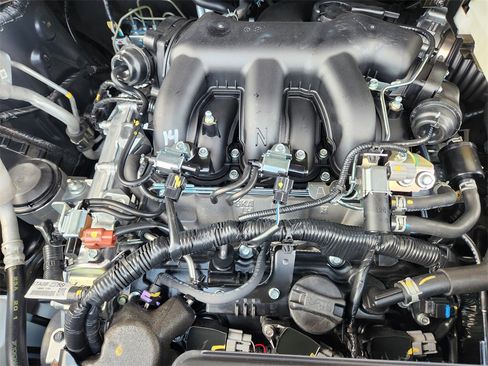 New 2025 Nissan Pathfinder SV image 21