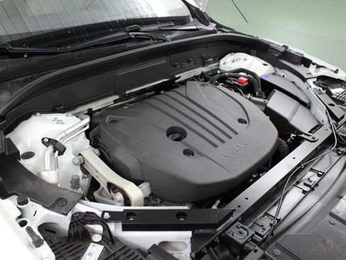 Certified 2023 Volvo XC60 B5 Ultimate w/ Climate Package image 53