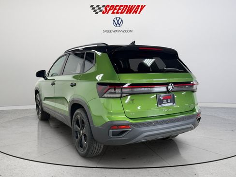 New 2025 Volkswagen Taos SE image 5