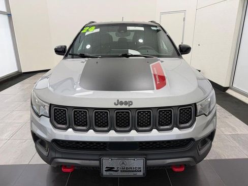 Used 2024 Jeep Compass Trailhawk AWD/4WD image 7