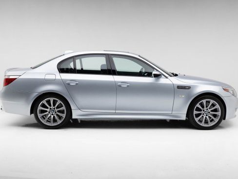 Used 2006 BMW M5 image 9