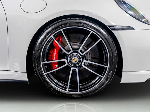 Used 2022 Porsche 911 Turbo image 8